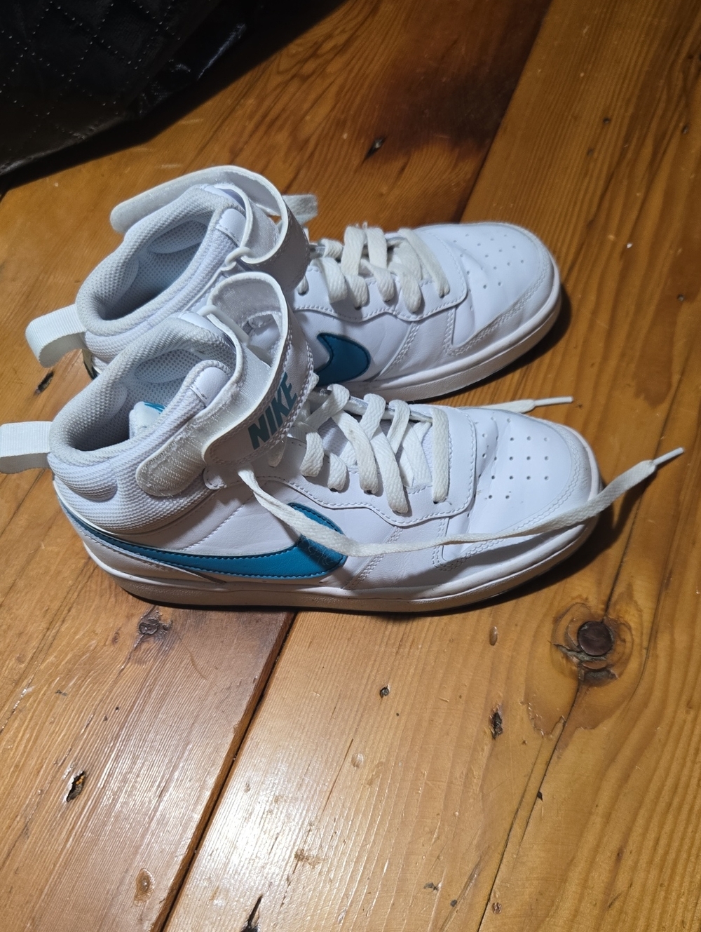 Nike Kids White and Teal Mid-Top Sneakers Sz 4.5
